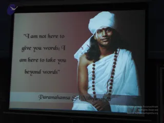2009-Nithyananda-Youth-Foundation-Offers-Eyecheckup-to-Students