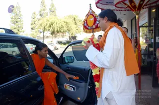20091001_01October_Swamiji_Arrival_LA_0501