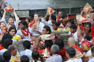 Holy-dip-in-the-sacred-waters-of-Vaidya-Sarovar_Photo_1032_IMG_5870_CMP_WM