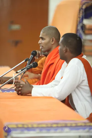 03-Acharya-Session_Photo_1003_IMG_5397_CMP_WM