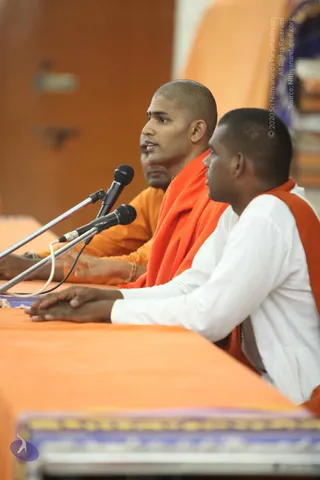 03-Acharya-Session_Photo_1005_IMG_5401_CMP_WM