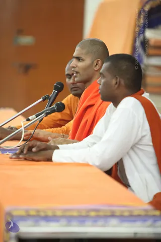 03-Acharya-Session_Photo_1006_IMG_5402_CMP_WM