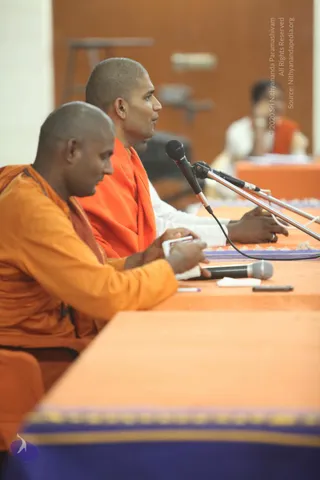 03-Acharya-Session_Photo_1007_IMG_5414_CMP_WM
