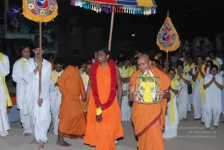 2010-WELCOMING-SWAMIJI-AND-BHAKTHI-SPURANA-CONVENTION