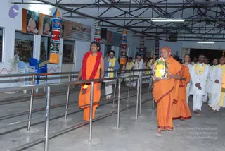 2010-WELCOMING-SWAMIJI-AND-BHAKTHI-SPURANA-CONVENTION