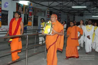 2010-WELCOMING-SWAMIJI-AND-BHAKTHI-SPURANA-CONVENTION
