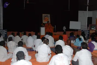 2010-WELCOMING-SWAMIJI-AND-BHAKTHI-SPURANA-CONVENTION