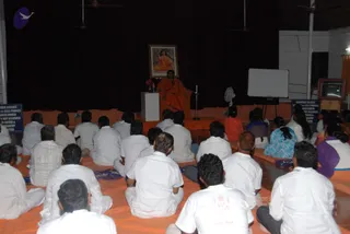 2010-WELCOMING-SWAMIJI-AND-BHAKTHI-SPURANA-CONVENTION