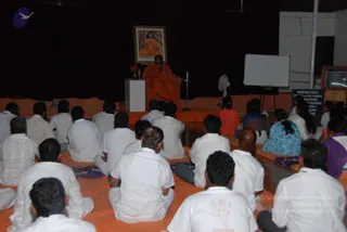 2010-WELCOMING-SWAMIJI-AND-BHAKTHI-SPURANA-CONVENTION