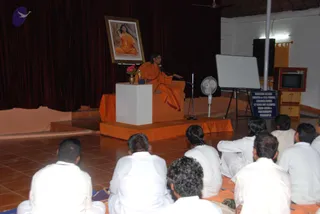 2010-WELCOMING-SWAMIJI-AND-BHAKTHI-SPURANA-CONVENTION