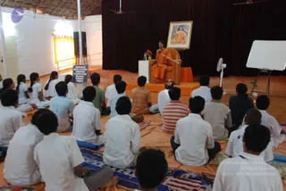 2010-WELCOMING-SWAMIJI-AND-BHAKTHI-SPURANA-CONVENTION