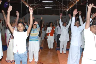 2010-WELCOMING-SWAMIJI-AND-BHAKTHI-SPURANA-CONVENTION