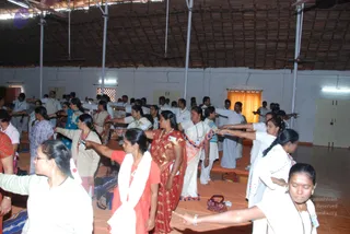 2010-WELCOMING-SWAMIJI-AND-BHAKTHI-SPURANA-CONVENTION