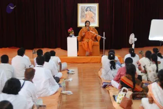 2010-WELCOMING-SWAMIJI-AND-BHAKTHI-SPURANA-CONVENTION
