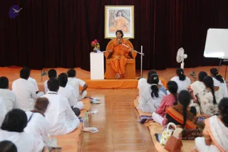 2010-WELCOMING-SWAMIJI-AND-BHAKTHI-SPURANA-CONVENTION