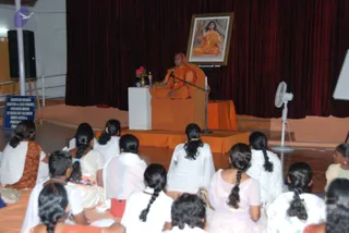 2010-WELCOMING-SWAMIJI-AND-BHAKTHI-SPURANA-CONVENTION