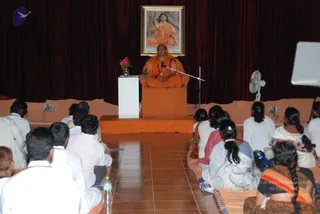 2010-WELCOMING-SWAMIJI-AND-BHAKTHI-SPURANA-CONVENTION