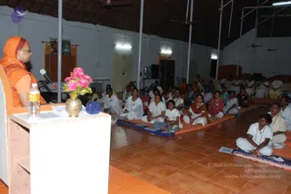 2010-WELCOMING-SWAMIJI-AND-BHAKTHI-SPURANA-CONVENTION