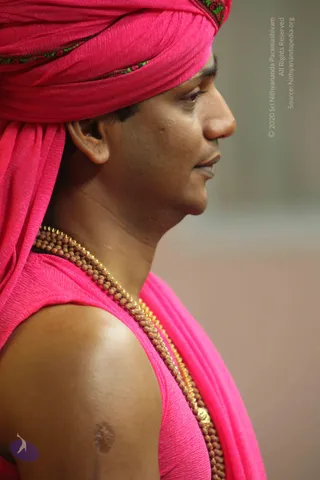 2-Pada-Puja_Photo_1025_IMG_8245_CMP_WM
