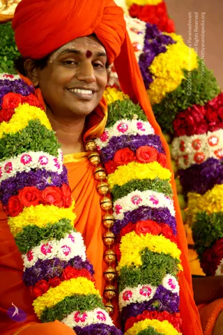 5-Nithya-Satsang_Photo_1010_IMG_3383_CMP_WM