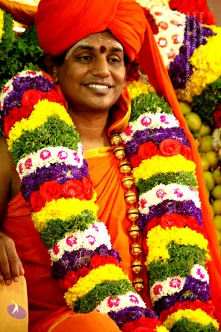 5-Nithya-Satsang_Photo_1015_IMG_3389_CMP_WM