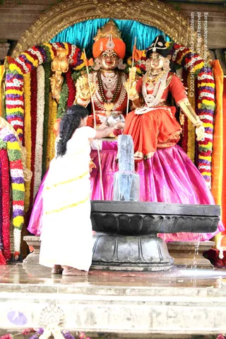 9-Temple-Swayambu-Linga-Abhishekam-Guru-Homa-Gurumudi-Dakshinamurti_Photo_1004_IMG_3689_CMP_WM