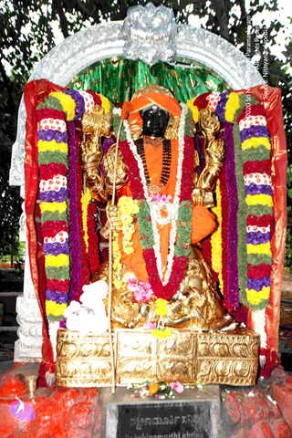 9-Temple-Swayambu-Linga-Abhishekam-Guru-Homa-Gurumudi-Dakshinamurti_Photo_1014_IMG_3815_CMP_WM