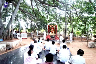 9-Temple-Swayambu-Linga-Abhishekam-Guru-Homa-Gurumudi-Dakshinamurti_Photo_1019_IMG_3824_CMP_WM