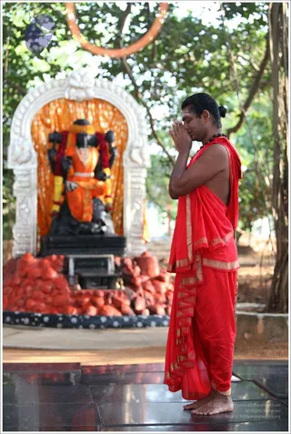 2011-09sep-12-nithyananda-photo-05_CMP_WM