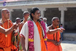 2-Swamiji_s Temple Visit_Photo_1005_IMG_3961_CMP_WM