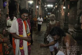 2-Swamiji_s Temple Visit_Photo_1045_IMG_9500_CMP_WM