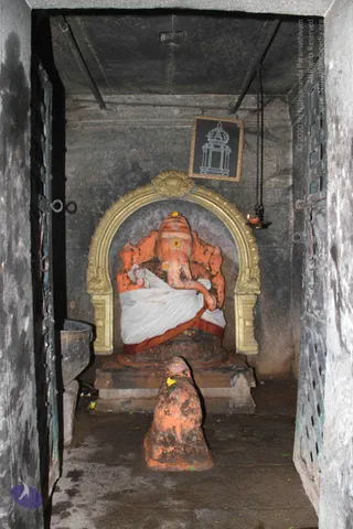 2-Swamiji_s Temple Visit_Photo_1058_IMG_9542_CMP_WM