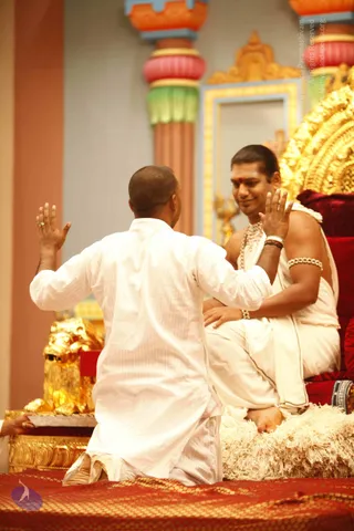 4-IA Evening Darshan_Photo_1033__MG_4073_CMP_WM