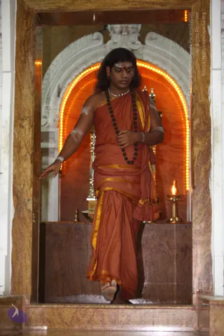 1-Temple-Visit_Photo_1002_IMG_0003_CMP_WM