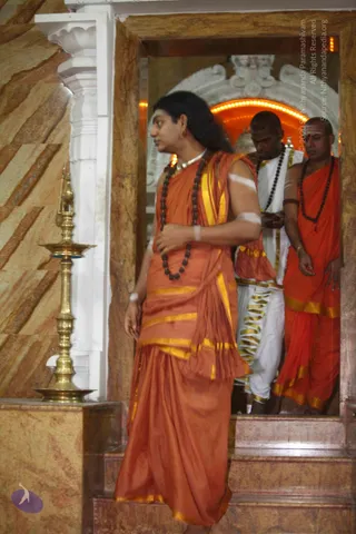 1-Temple-Visit_Photo_1003_IMG_0004_CMP_WM