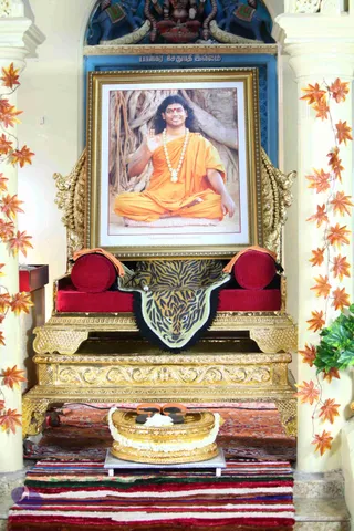 01-Paaduka-Puja_Photo_1000_IMG_1229_CMP_WM