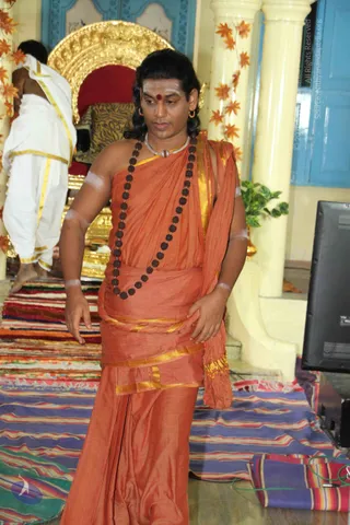 03-Darshan_Photo_1003_IMG_1337_CMP_WM