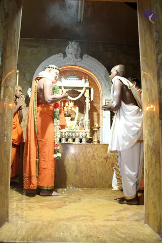 04-Thondaimandalam-Aadheenam-visits-Madurai-Adheenam_Photo_1004_IMG_1403_CMP_WM