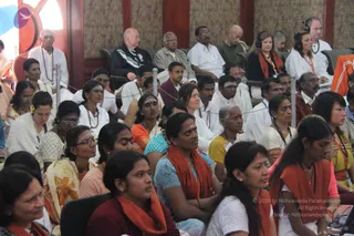 01-Morning-Puja-and-Satsang_Photo_1012_IMG_5520_CMP_WM