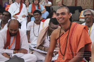 01-Morning-Puja-and-Satsang_Photo_1017_IMG_5544_CMP_WM