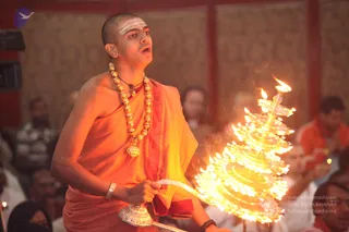 01-Morning-Puja-and-Satsang_Photo_1020_IMG_5558_CMP_WM