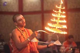 01-Morning-Puja-and-Satsang_Photo_1022_IMG_5561_CMP_WM