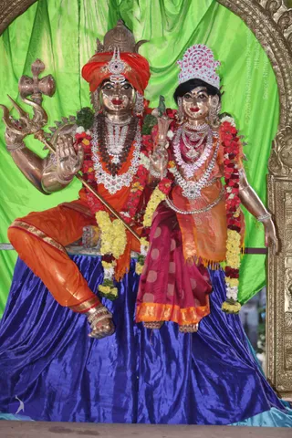 1-Temple-Visit-PadaPuja_Photo_1000_IMG_0653_CMP_WM