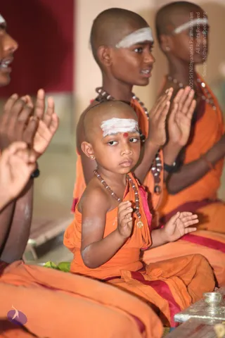 2-Pada-Puja_Photo_1031_IMG_1426_CMP_WM