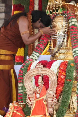 3-Dhwajarohanam_Photo_1034_IMG_5092_CMP_WM