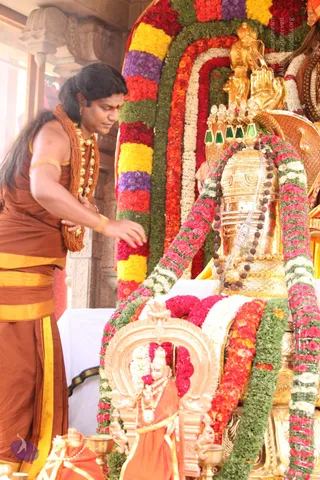 3-Dhwajarohanam_Photo_1044_IMG_5116_CMP_WM