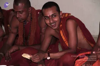 4-Swamiji-Lunch-With-Aadheenavasis_Photo_1005_IMG_3511_CMP_WM