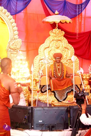 1-Nithya-Satsang_Photo_1000_IMG_3396_CMP_WM