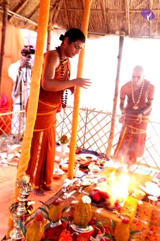 1-Nithya-Satsang_Photo_1029_IMG_3748_CMP_WM
