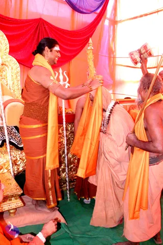 2-Afternoon-Public-Darshan-Annadan-Chandraswami-Visit_Photo_1008_IMG_4885_CMP_WM